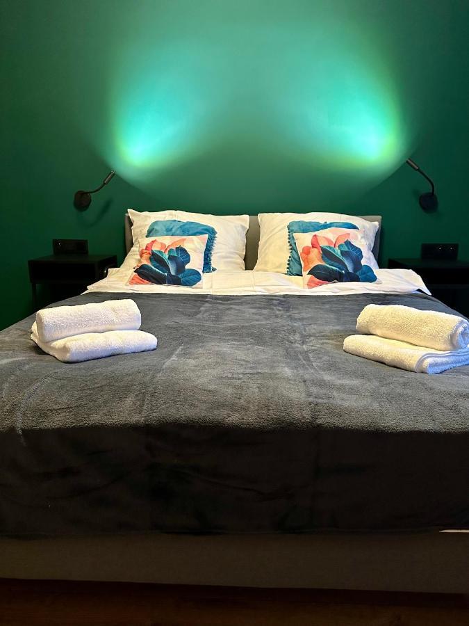 Jazz Apartament Czestochowa Centrum 2-Bedroom Eksteriør billede